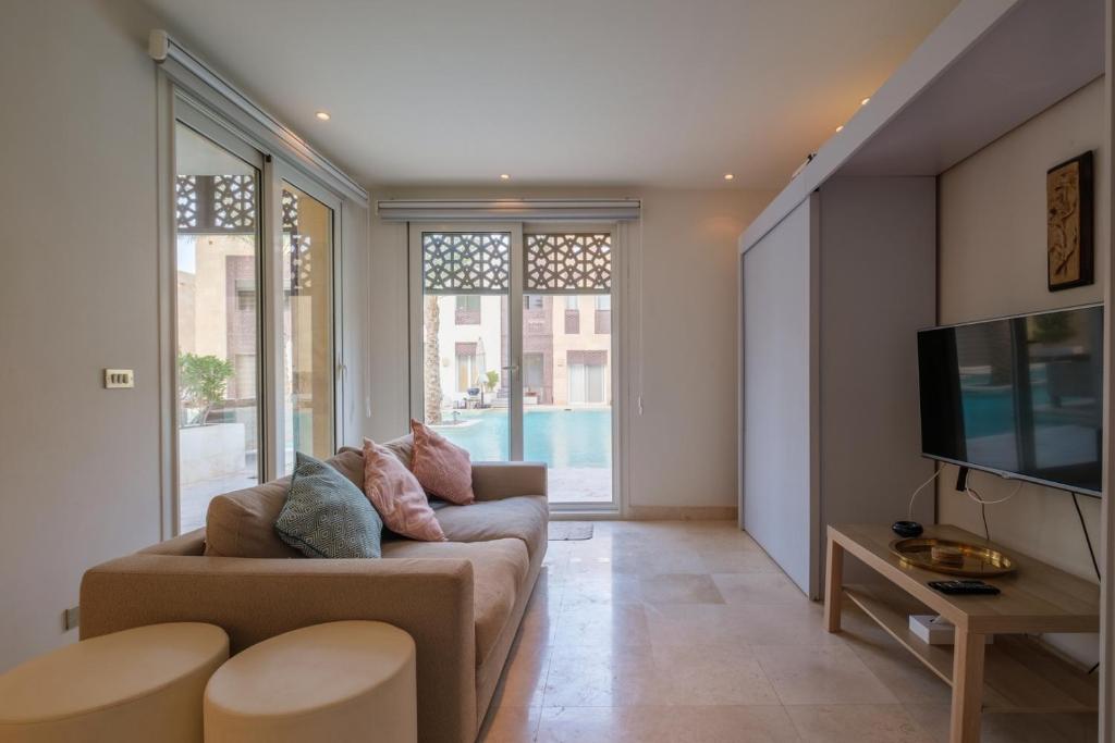 Stylish 1-Bed Retreat Main Pool