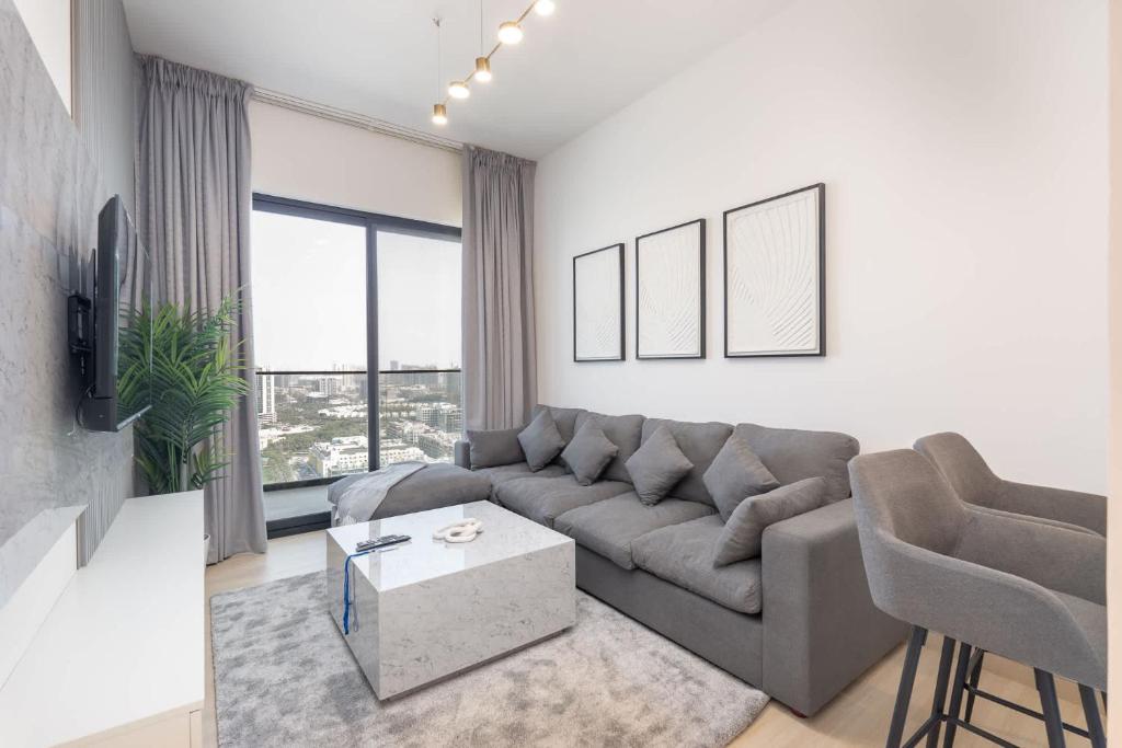 Stylish 1-Bedroom Apartment Perfect for 2 in JVC