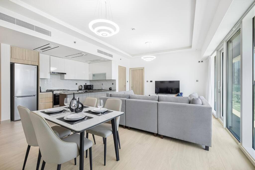 Stylish Brand New 1 Bedroom