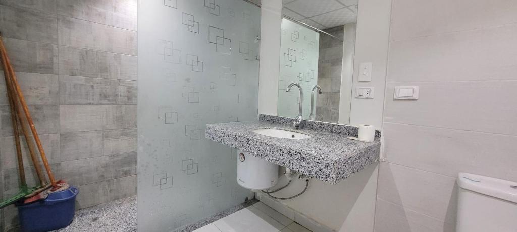 Seaview Hotel Apartment steps from downtown, Free WIFI