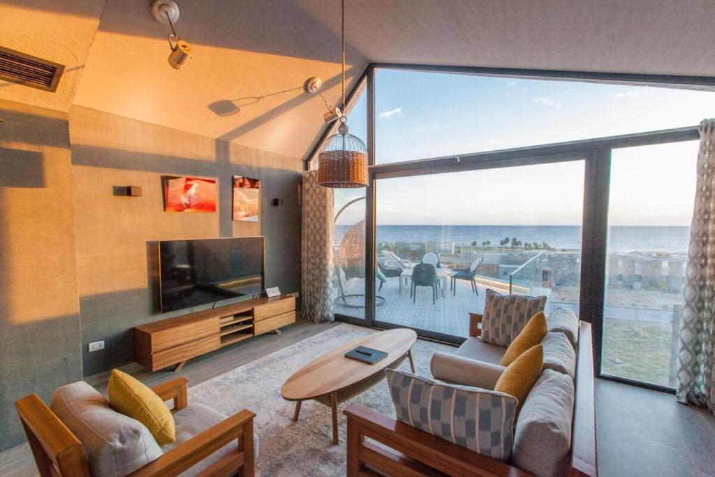 Stylish Seaview 2BR Soma bay Villa with Free Pool & Beach