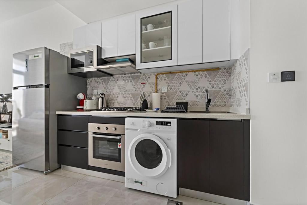 Stylish Studio Close To Metro at Pearlz by Danube