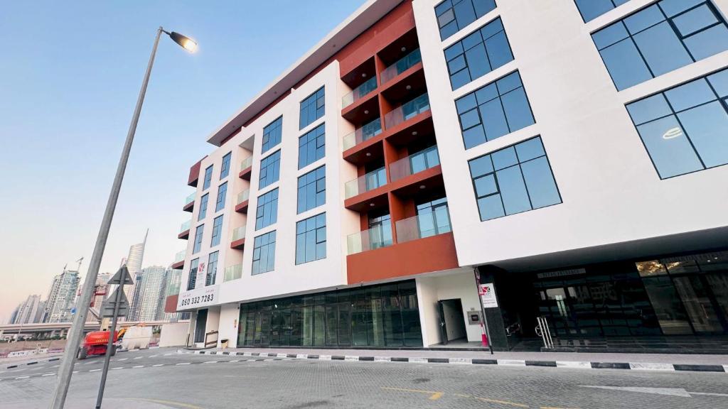 Sunday Sheikh Zayed Road Concord Tower 1 BR