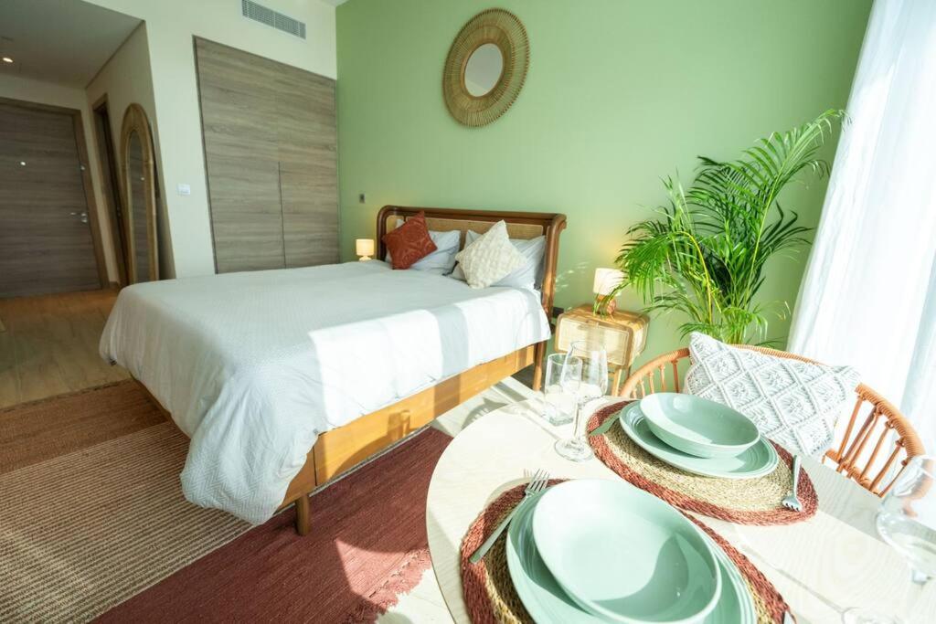 Sunny Balinese style studio, partial sea view
