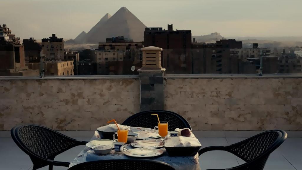 SunSet pyramids view Inn