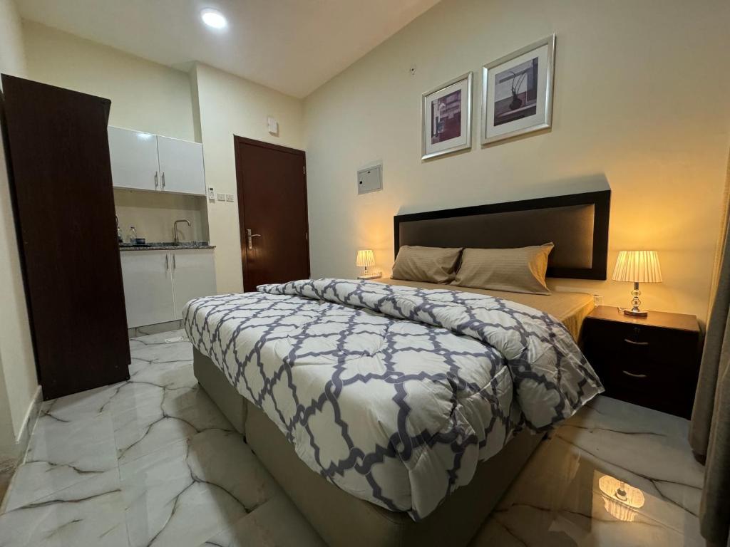 Furnished Private Studio Apartments near Union Metro Station