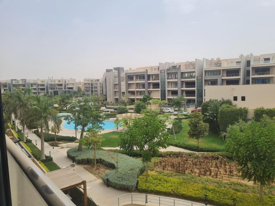 Superb City Stay in 2 bedroom Apt in Midtown Compound, AUC Avenue, New Cairo
