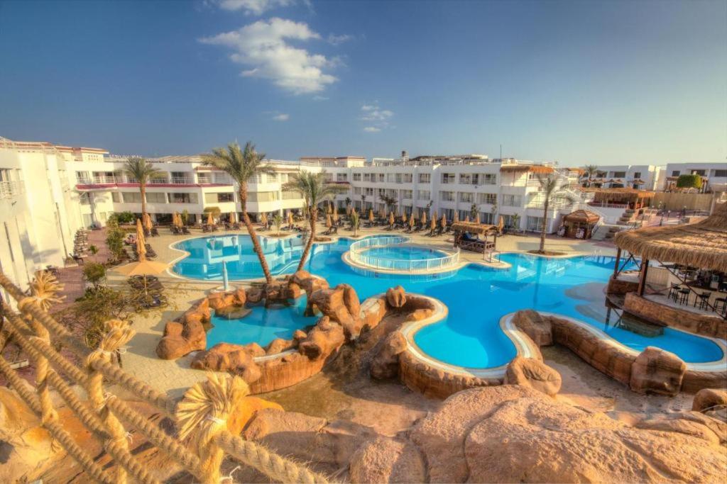 Swiss Heaven Sharming Inn Hotel - Couples & Families Only