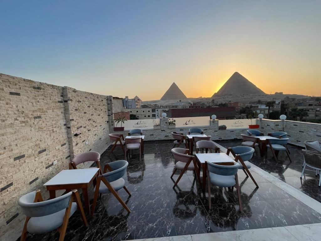 Solar Boat Pyramids View Hotel