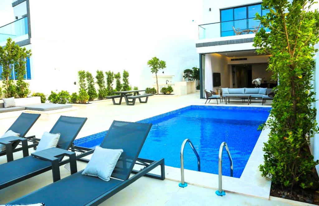 The Blue Ocean Luxury Villa 5 BR - Al Dana Island Fujairah