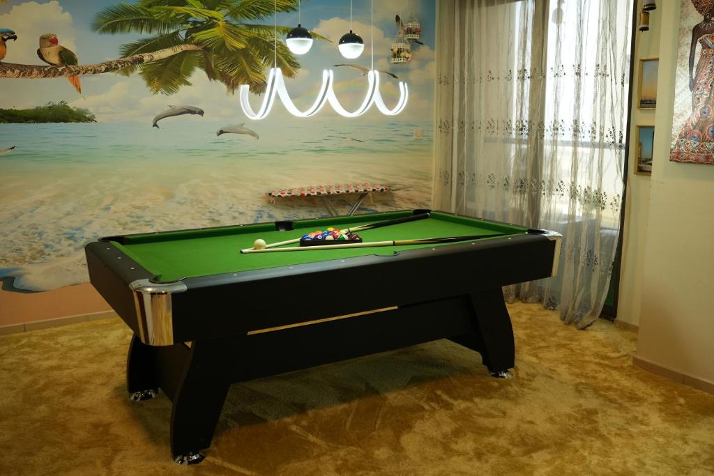 The Green Parrot JBR