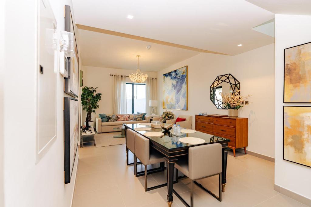 Three Bedroom Villa In Noya Hosted By Voyage