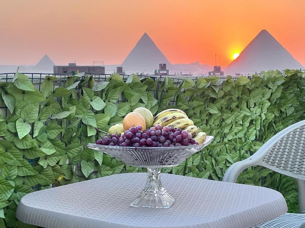 Read pyramid view