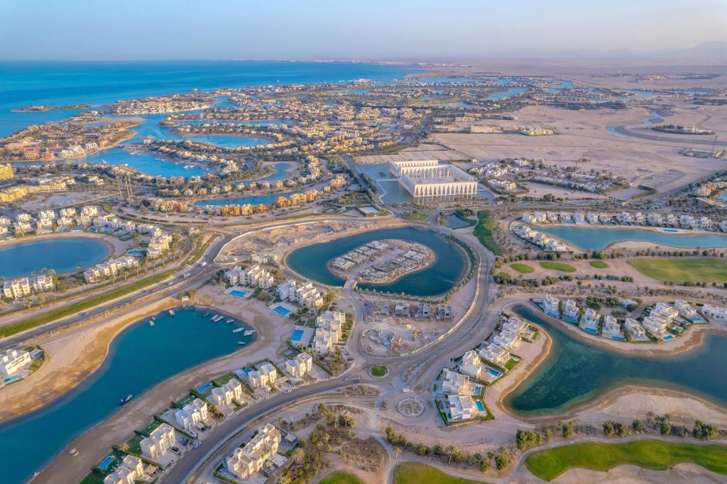 Tranquil 3BR TH in CYAN, El Gouna
