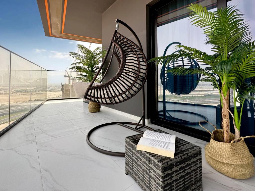 Trophy Serene 2BDR Business Bay W Plunge Pool in Balcony