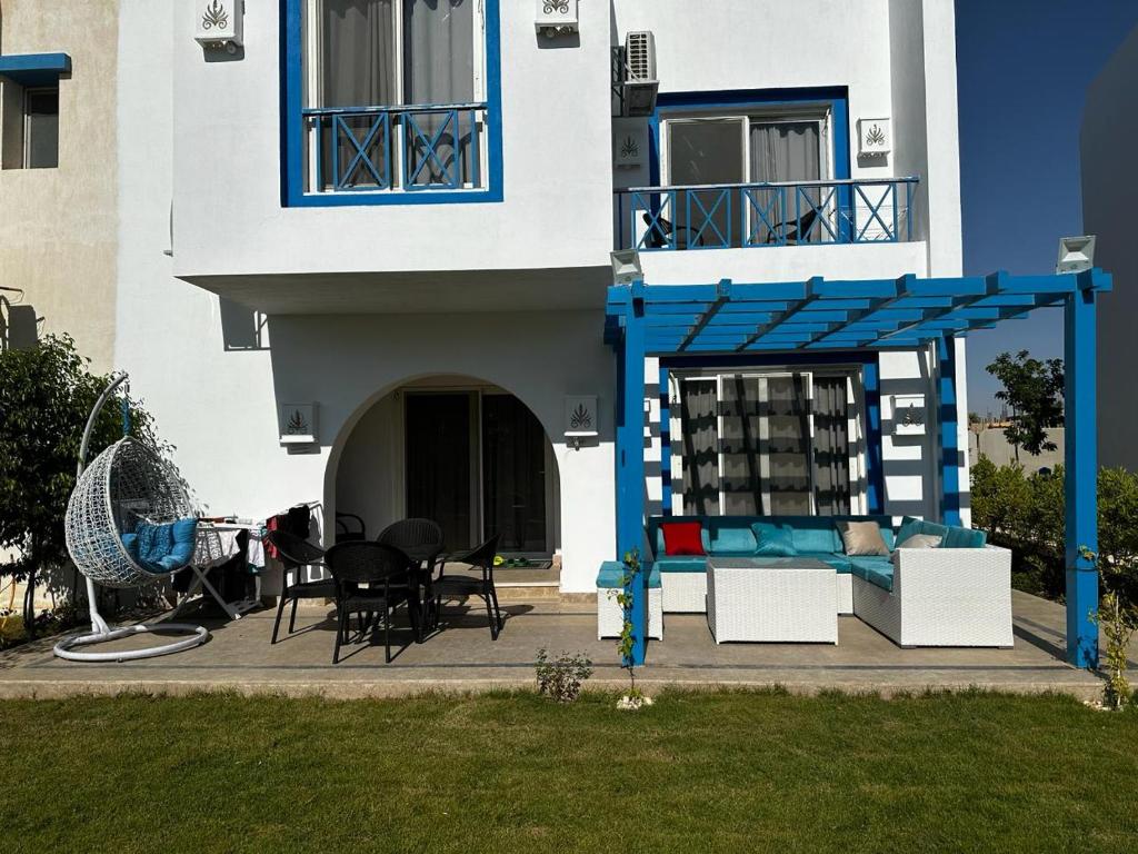 Twin House 4Bedrooms in mountain view Ras Elhkima