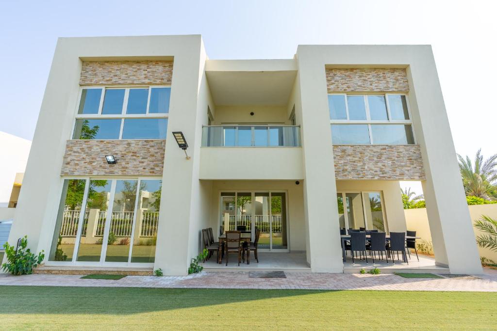 Luxury 5B Villa private Garden in Ras Al Khaimah