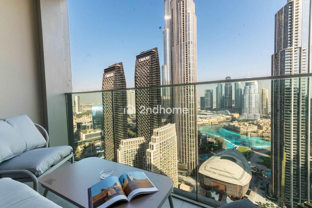 Unit Overlooking Burj Khalifa and Fountain View