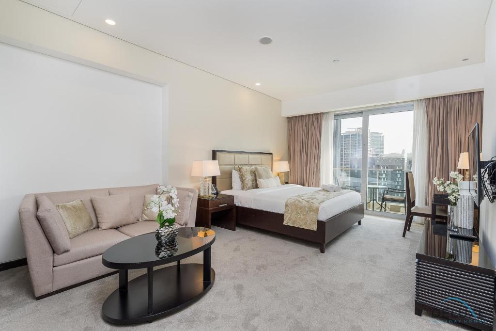 Urban Studio at The Address Residences Dubai Marina by Deluxe Holiday Homes