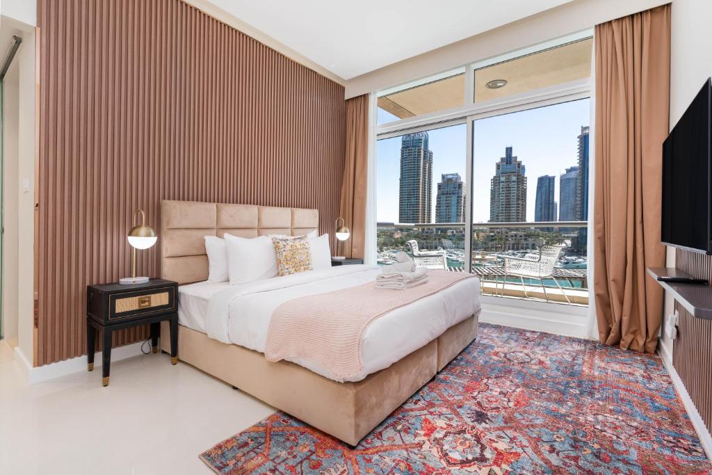Vacay Lettings- Stylish waterfront getaway home