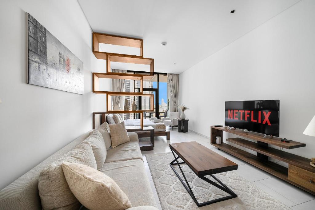 VayK - Stylish Studio with Iconic Burj Khalifa Views