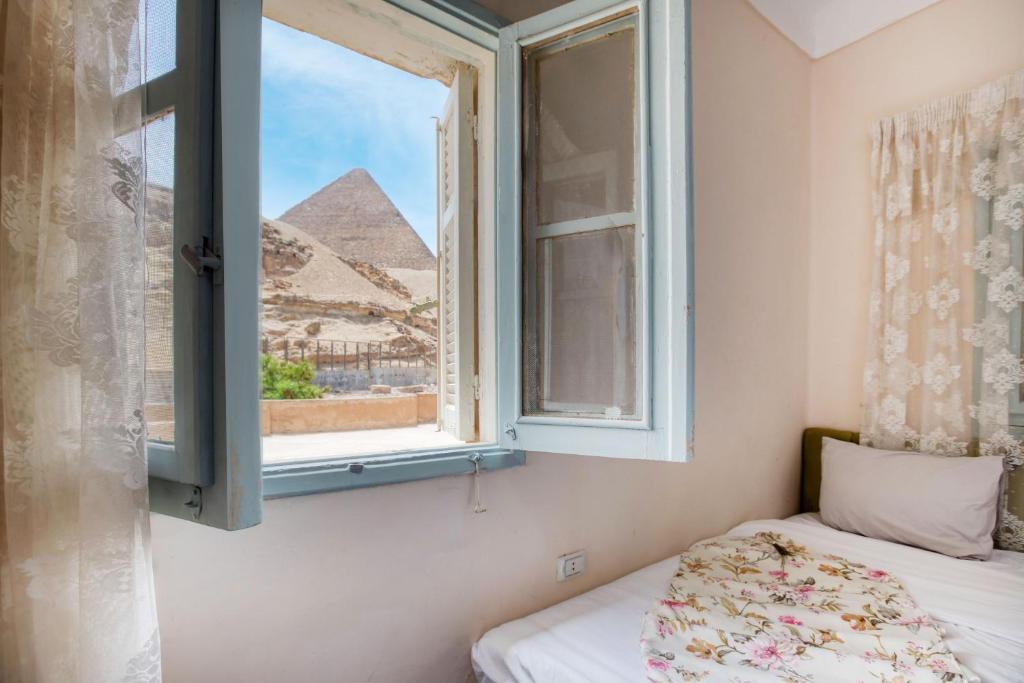 Villa Khufu Pyramids Hotel