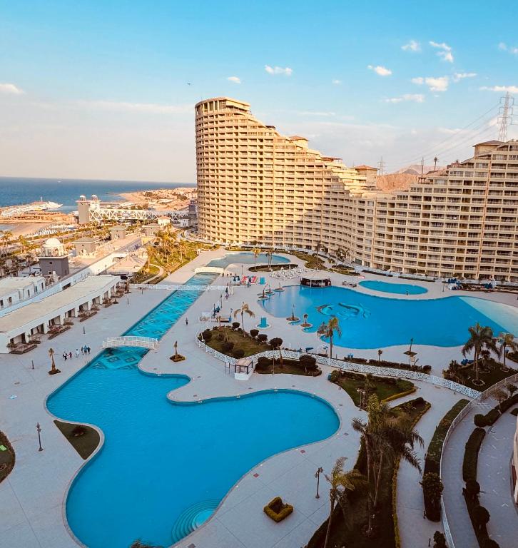 Porto sokhna pyramids for Family Chalets