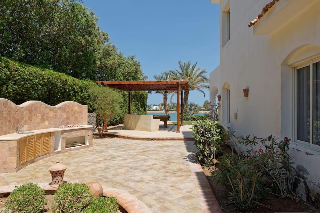 White Villa with open lagoon view