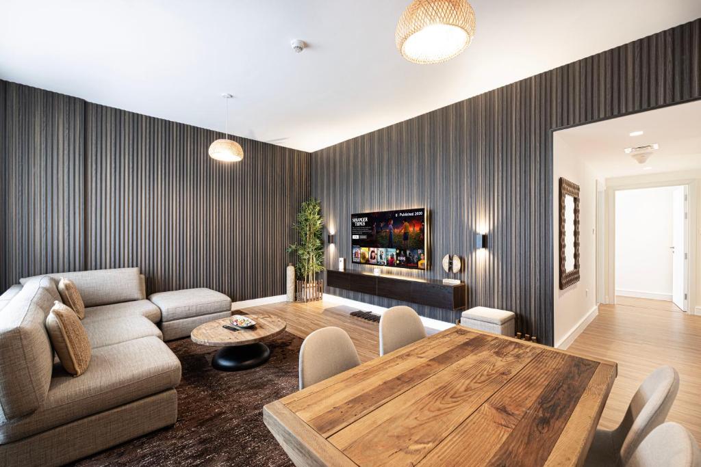 2 Bedroom WoodHouse By Blue Holidays