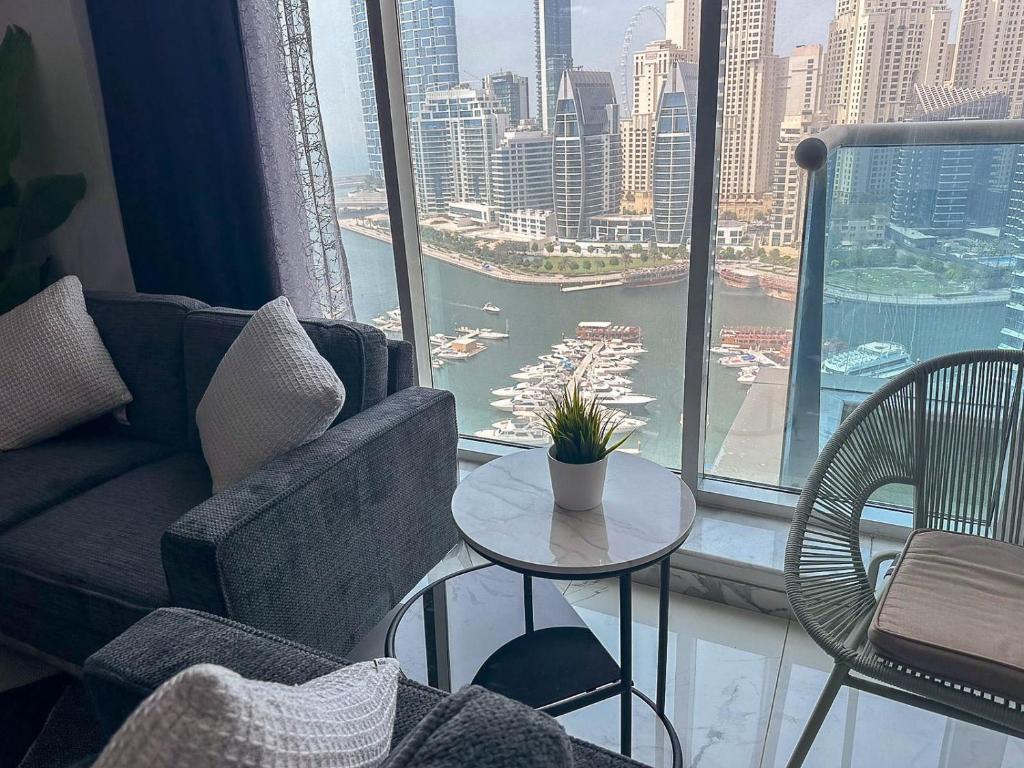 Spectacular Marina Views Modern Furnished - 3BR